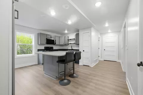 Entry Way - 618 N 8th St, Brainerd, MN 56401 photo 1 of 7