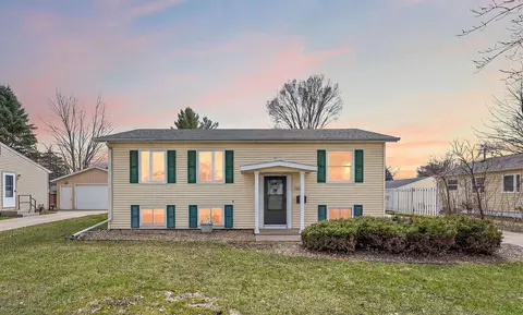 1866 38th St NW, Rochester, MN 55901