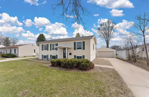 1866 38th St NW, Rochester, MN 55901