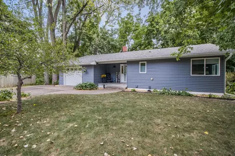 261 6th St S, Bayport, MN 55003