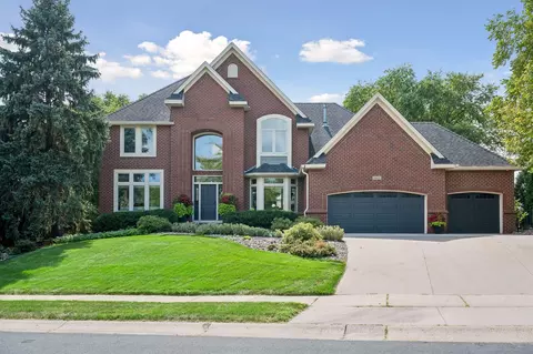 18692 Erin Bay Bay, Eden Prairie, MN 55347