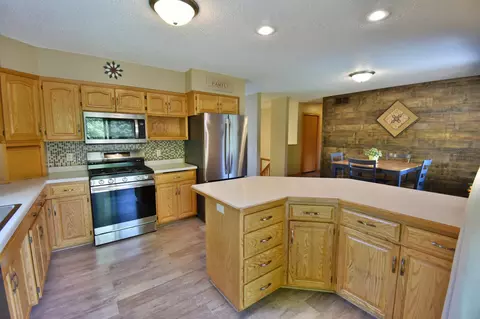 Kitchen - 6319 Laurel Rd, Saint Cloud, MN 56303 photo 2 of 5