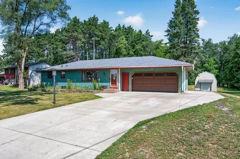 2051 Deerwood Ln NE, Wyoming, MN 55092