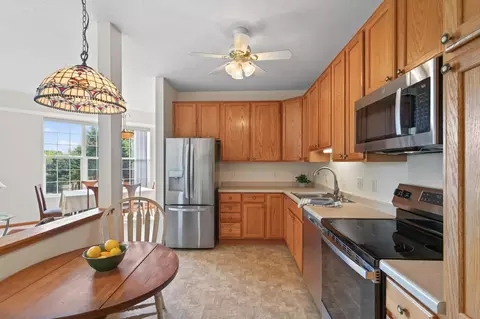 15001 Burnhaven Dr #216, Burnsville, MN 55306