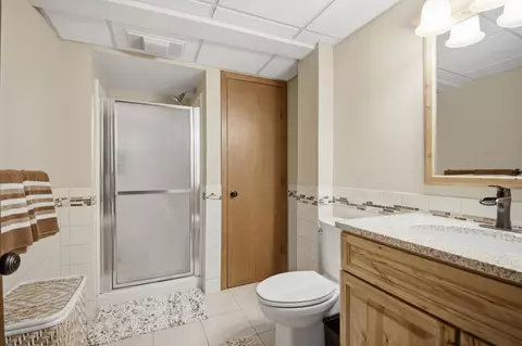 Bath - 2000 9th St SW, Austin, MN 55912 photo 6 of 7