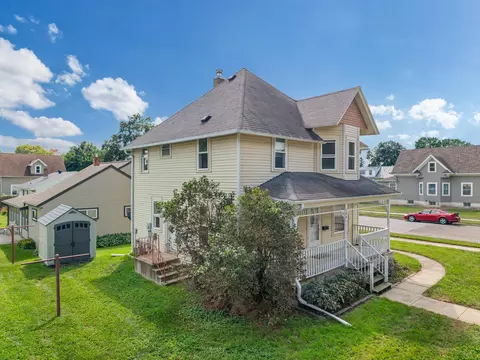 Exterior - 304 E Jefferson St, Caledonia, MN 55921 photo 2 of 4
