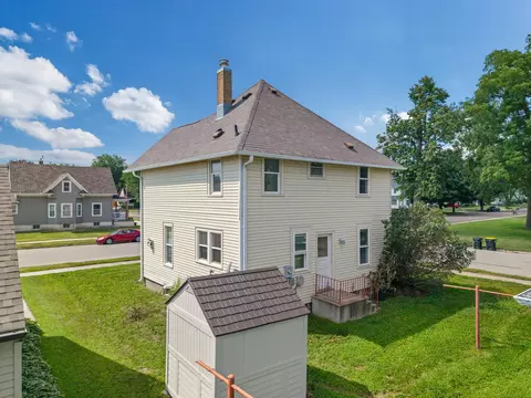 Exterior - 304 E Jefferson St, Caledonia, MN 55921 photo 4 of 4