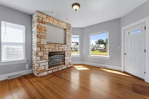 Living - 304 E Jefferson St, Caledonia, MN 55921 photo 1 of 4