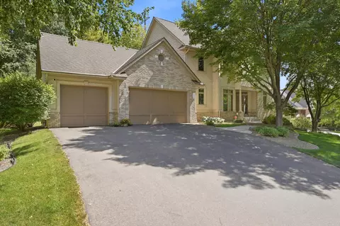 14817 Summit Oaks Dr, Burnsville, MN 55337