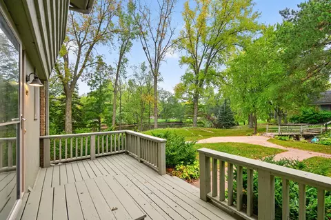 109 Windsor Ln, New Brighton, MN 55112