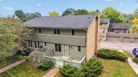 109 Windsor Ln, New Brighton, MN 55112