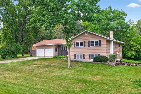 9855 Iffert Ave NE, Monticello, MN 55362