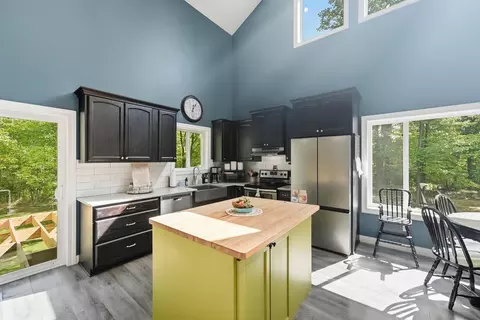 Kitchen - 9932 230th St, Milaca, MN 56353 photo 1 of 3