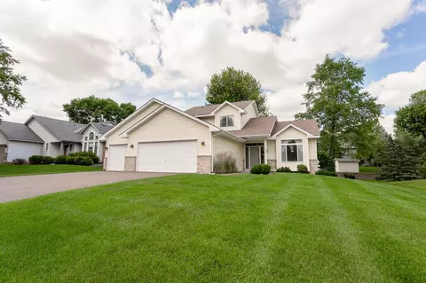 8284 Ashford Rd, Woodbury, MN 55125