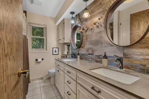 Bath - 6992 43rd Ave SE, Saint Cloud, MN 56304 photo 1 of 2