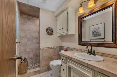 Bath - 6992 43rd Ave SE, Saint Cloud, MN 56304 photo 2 of 2