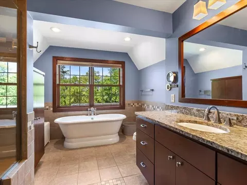 Bath - 309 Bluff Ave, Brainerd, MN 56401 photo 1 of 4