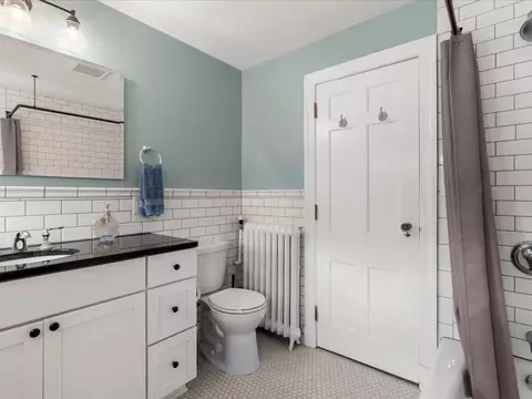 Bath - 309 Bluff Ave, Brainerd, MN 56401 photo 2 of 4