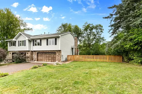 212 Transit Ave, Roseville, MN 55113
