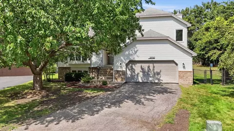 1000 April Pl, Burnsville, MN 55306