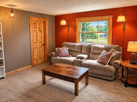 Living - 112 4th Ave NE, Brainerd, MN 56401 photo 1 of 3