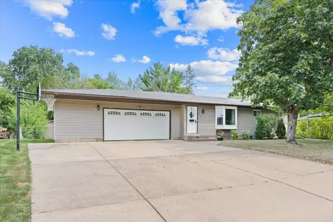 3877 71st St E, Inver Grove Heights, MN 55076