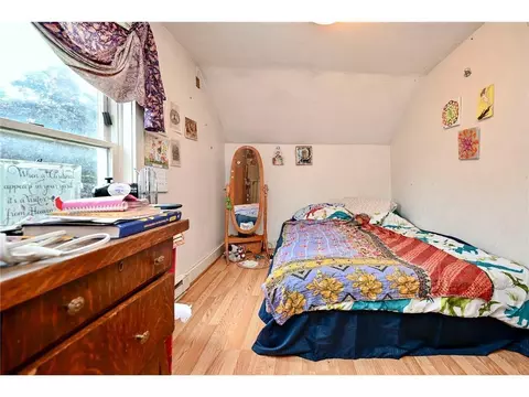 Bedroom - 159 E King St, Winona, MN 55987 photo 4 of 7