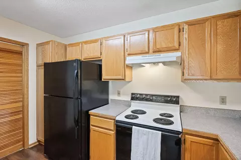 Kitchen - 4143 Ruby Ln #72, Eagan, MN 55122 photo 2 of 3