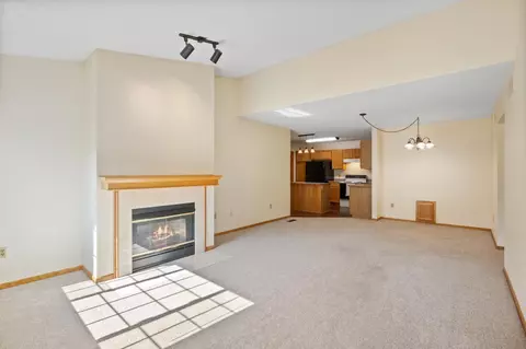 Living - 4143 Ruby Ln #72, Eagan, MN 55122 photo 4 of 5
