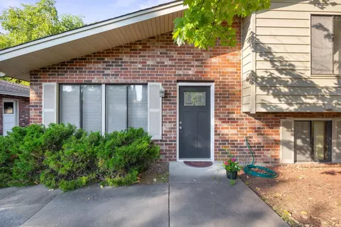 2241 Country Ln, Minnetonka, MN 55305