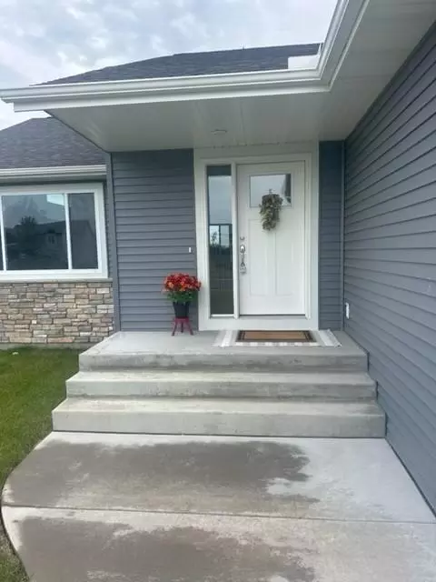 11411 Latham Ln, Chisago City, MN 55013