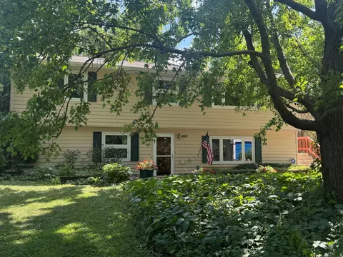 450 Ranchview Ln N, Plymouth, MN 55447