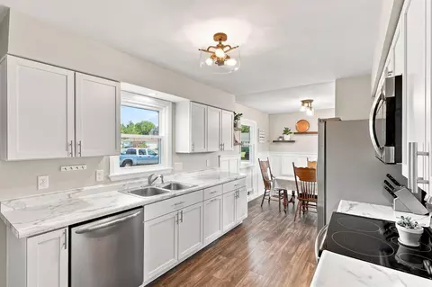 Kitchen - 1008 9th St SW, Faribault, MN 55021 photo 3 of 8