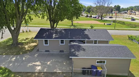 View/Area - 1008 9th St SW, Faribault, MN 55021 photo 2 of 8