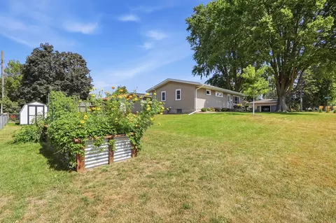 Exterior - 1008 9th St SW, Faribault, MN 55021 photo 5 of 7