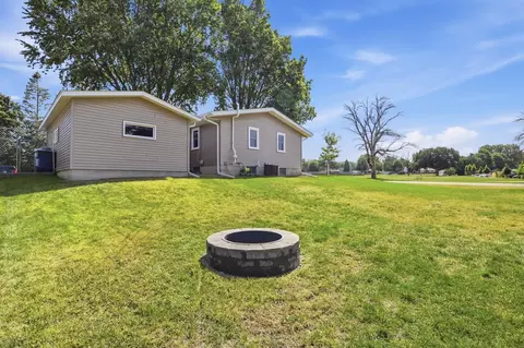 Exterior - 1008 9th St SW, Faribault, MN 55021 photo 3 of 7