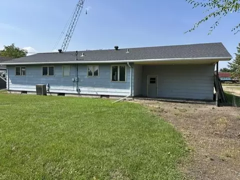 608 Pacific Ave, Thompson, ND 58278 photo 4