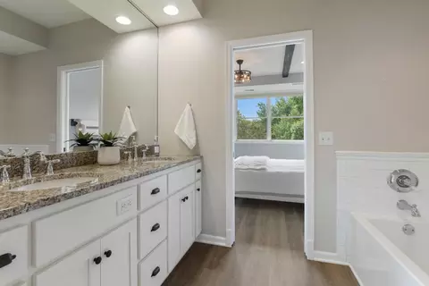 Bath - 205 Mill St #S204, Excelsior, MN 55331 photo 2 of 4