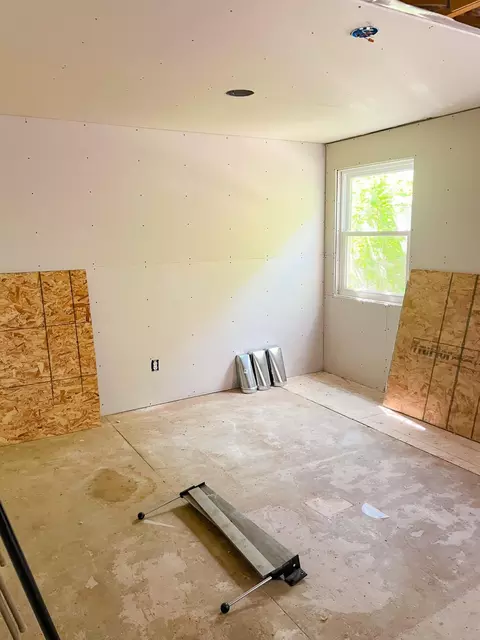 Bedroom - 423 3rd Ave, Mapleton, ND 58059 photo 2 of 6