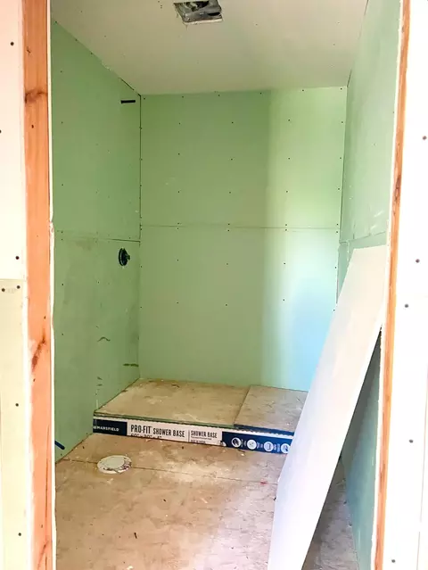 Bath - 423 3rd Ave, Mapleton, ND 58059 photo 2 of 5
