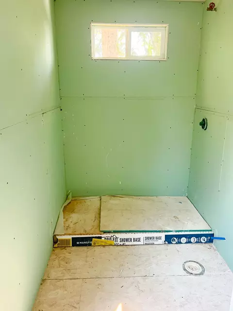 Bath - 423 3rd Ave, Mapleton, ND 58059 photo 5 of 5