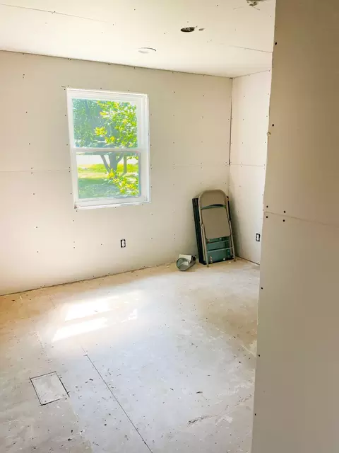 Bedroom - 423 3rd Ave, Mapleton, ND 58059 photo 6 of 6