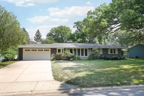 2430 Vale Crest Rd, Golden Valley, MN 55422
