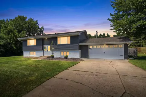 10201 209th St N, Forest Lake, MN 55025