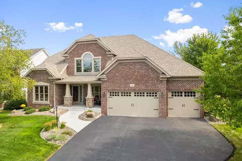 1106 Overlook Ln, Carver, MN 55315