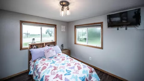 Bedroom - 18166 Faribault Blvd, Faribault, MN 55021 photo 5 of 11