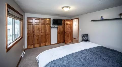 Bedroom - 18166 Faribault Blvd, Faribault, MN 55021 photo 7 of 11