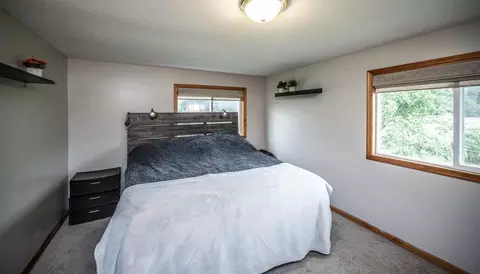 Bedroom - 18166 Faribault Blvd, Faribault, MN 55021 photo 6 of 11