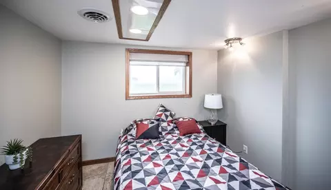 Bedroom - 18166 Faribault Blvd, Faribault, MN 55021 photo 8 of 11
