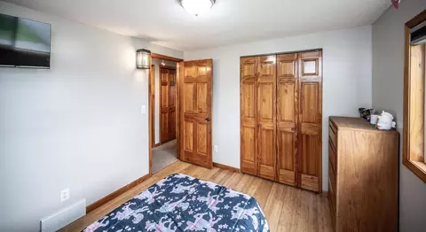 Bedroom - 18166 Faribault Blvd, Faribault, MN 55021 photo 4 of 11